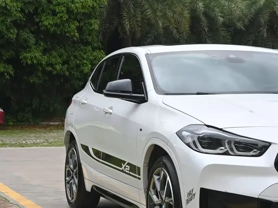 BMW X2 2021 facelift xDrive25i Night Edition 2022 — миниатюра 3