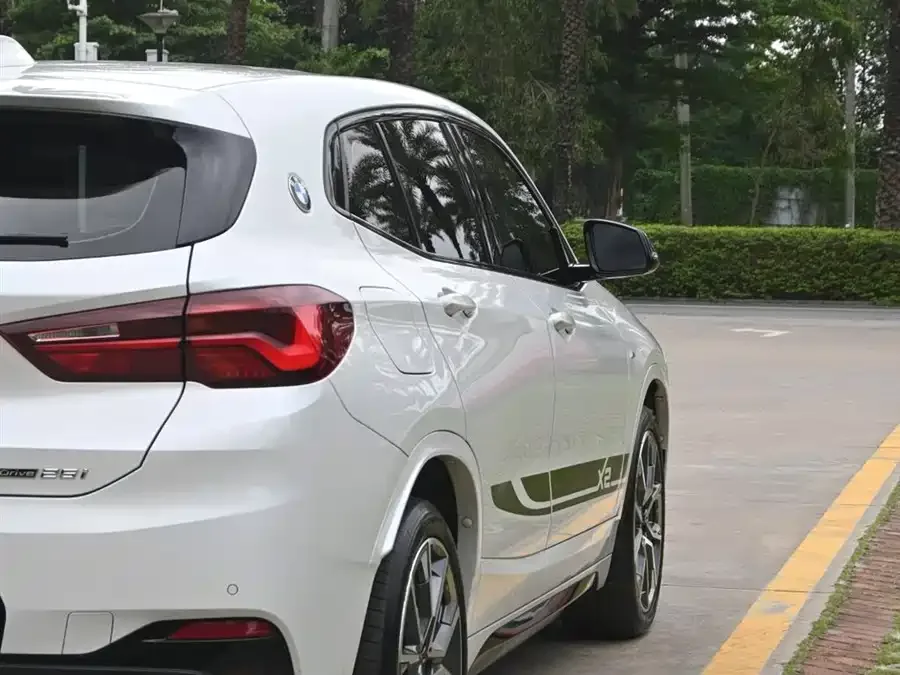 BMW X2 2021 facelift xDrive25i Night Edition 2022 — миниатюра 4