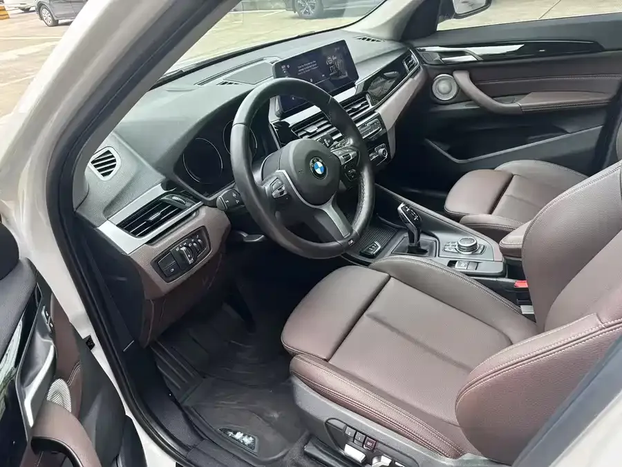 BMW X1 2022 xDrive25Li Exclusive Model 2022 — миниатюра 4