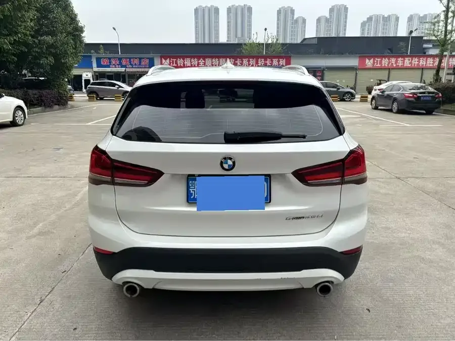 BMW X1 2022 xDrive25Li Exclusive Model 2022 — миниатюра 5