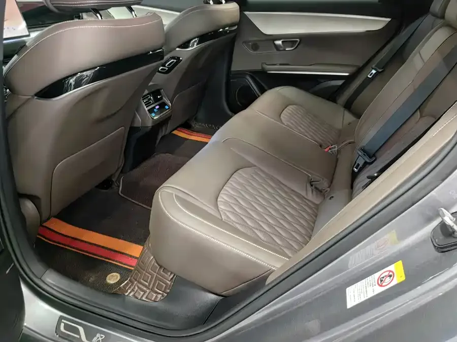 BYD Second-hand Han 2025 DM-i 125KM Premium Edition 2024 — миниатюра 3