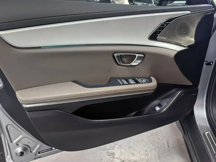 BYD Second-hand Han 2025 DM-i 125KM Premium Edition 2024 — миниатюра 4