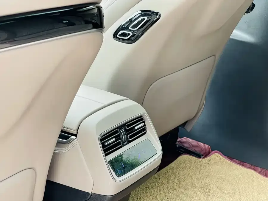BYD Second-hand Han 2024 DM-i Honor Edition 121KM Premium Edition 2024 — миниатюра 3