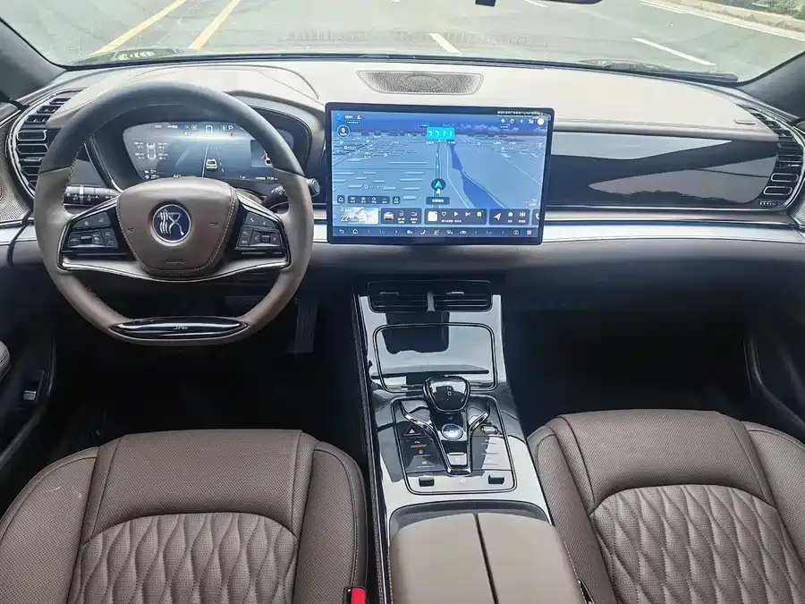 BYD Second-hand Han 2025 DM-i 125KM Premium Edition 2024 — миниатюра 5