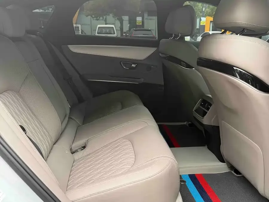 BYD Second-hand Han 2025 DM-i 125KM Premium Edition 2024 — миниатюра 3