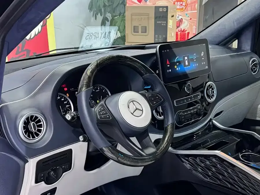 Mercedes-Benz Vito Vito 2021 2.0T Elite Edition 7 Seaters 2022 — миниатюра 2