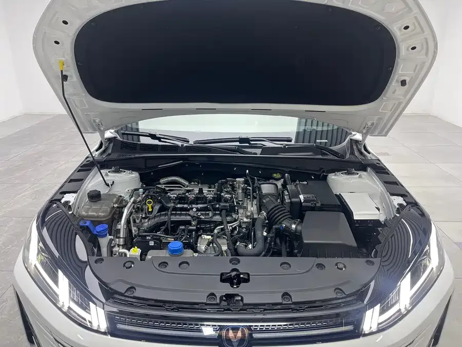 Changan Yidong Changan Eado 2026 Fourth Generation 1.5T 500Bar Smart Edition 2025 — миниатюра 3