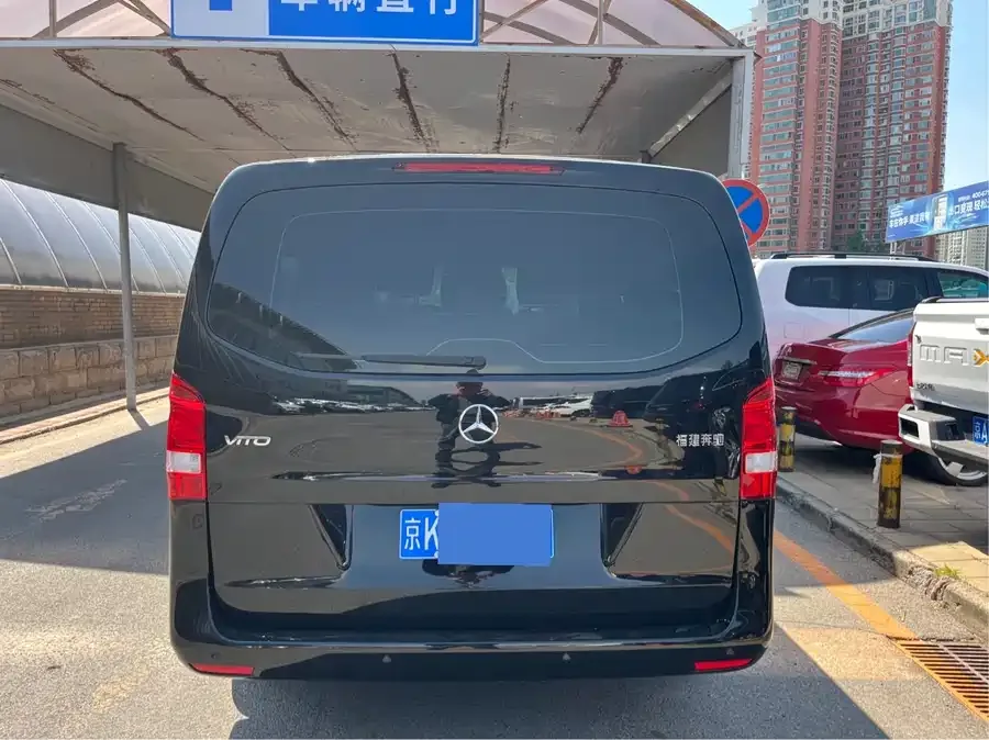 Mercedes-Benz Vito Vito 2024 2.0T Business Edition 7 Seaters 2024 — миниатюра 2