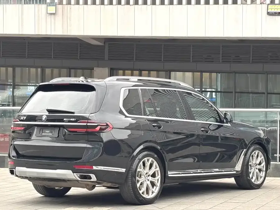 BMW X7 2023 xDrive40i Leading Luxury Package 2023 — миниатюра 2