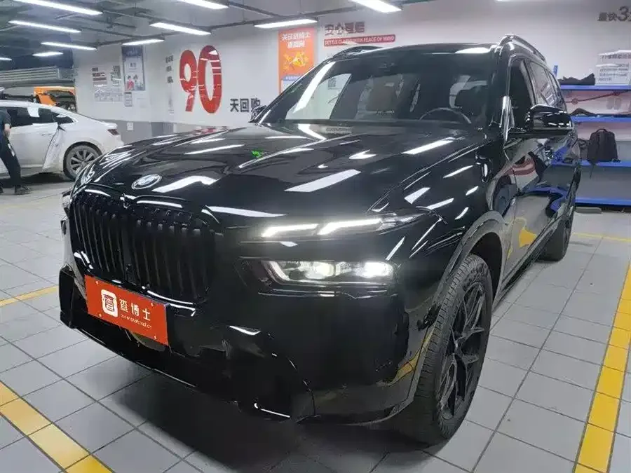 BMW X7 2025