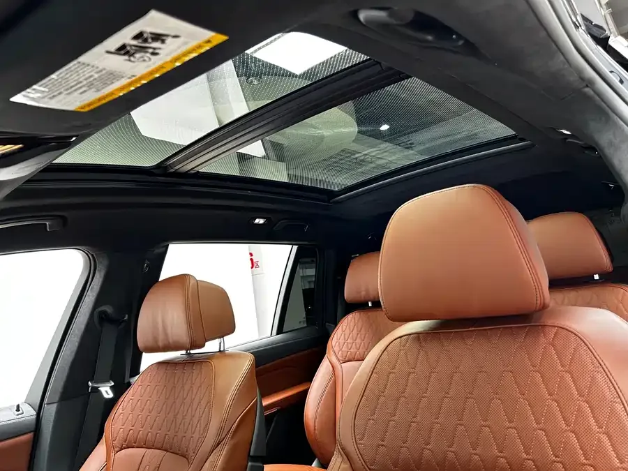 BMW X7 2021 facelift xDrive40i Exclusive M Sport Package 2022 — миниатюра 4