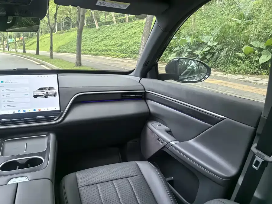 Dongfeng e008 e008 2026 Six-Seat Pure Electric Family Edition 2025 — миниатюра 3