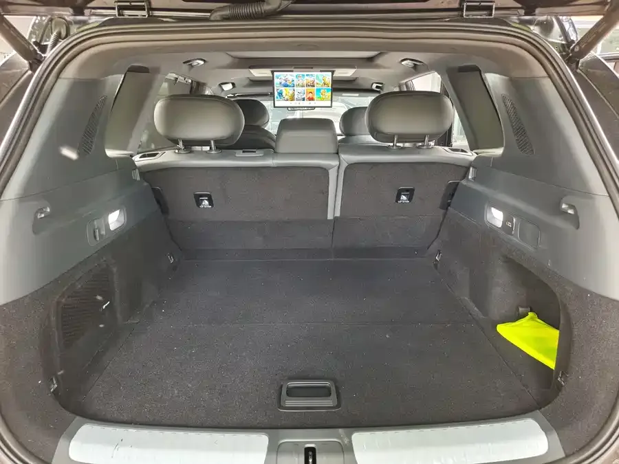 Dongfeng e008 e008 2025 210 Ultra Ruyi Edition 5-seater 2025 — миниатюра 4