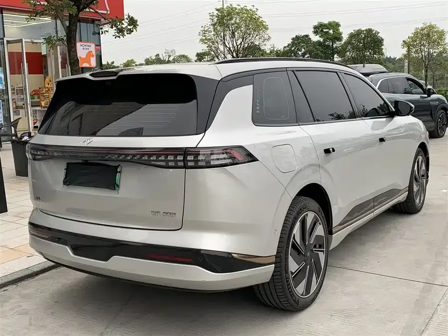 Dongfeng e008 e008 2025 210 Ultra Ruyi Edition 5-seater 2025 — миниатюра 5