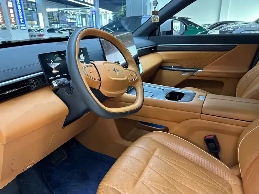 Dongfeng e008 e008 2025 210 Ultra Ruyi Edition 5-seater 2025 — миниатюра 2