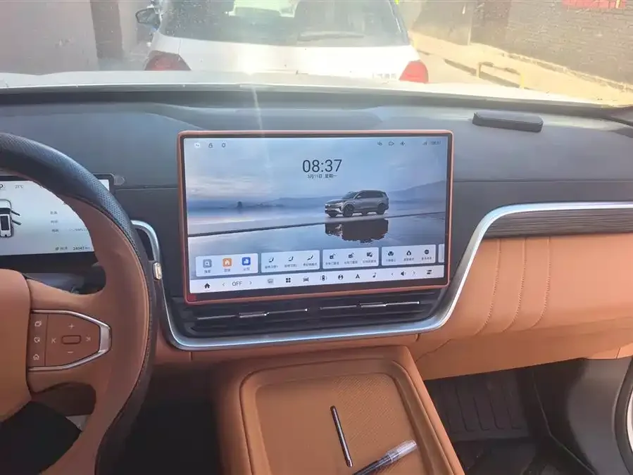 Dongfeng e008 e008 2025 Model 636 Ultra Ruyi Edition 5-seater 2025 — миниатюра 4
