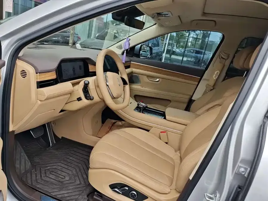 AITO M7 QM7 2024 1.5T RWD Plus Edition 5 Seaters 2024 — миниатюра 2