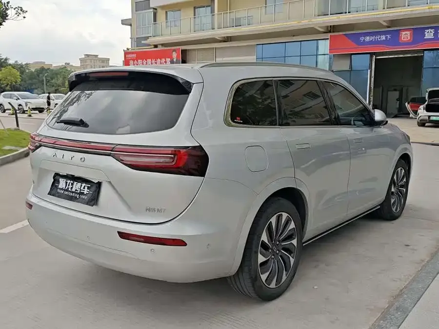 AITO M7 QM7 2024 1.5T RWD Plus Edition 5 Seaters 2024 — миниатюра 3