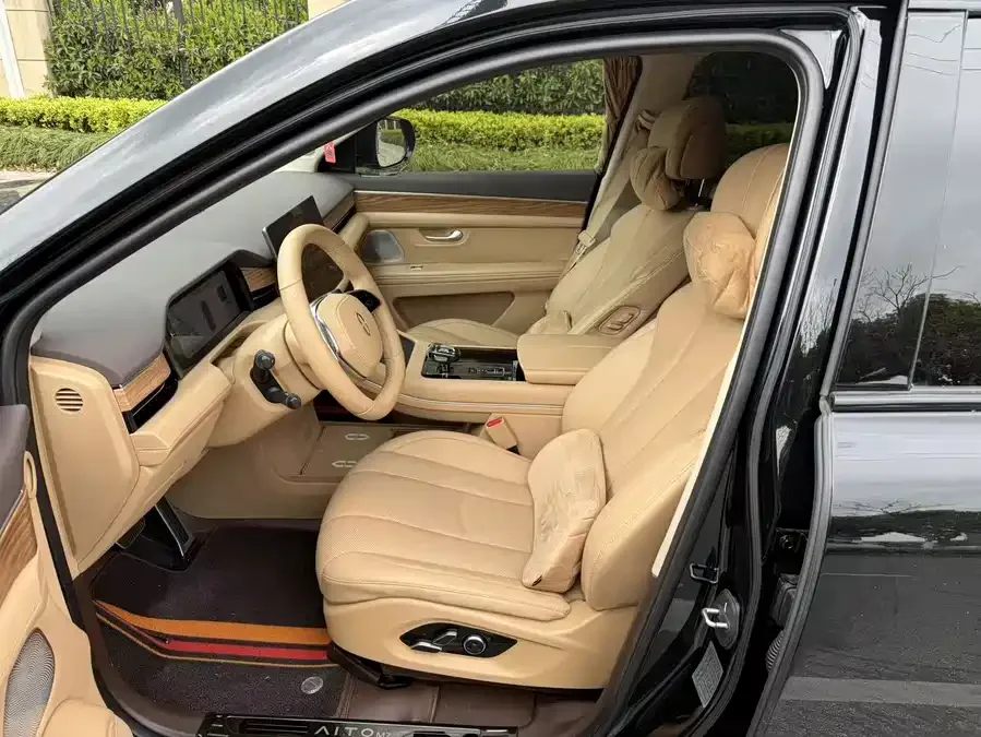 AITO M7 Wenjie M7 2024 1.5T Intelligent Driving 4WD Pro Edition 5 Seaters 2025 — миниатюра 3