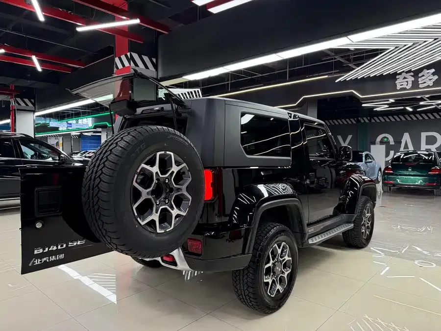 BAIC BJ40 Beijing Off-road BJ40 2024 2.0T Tribute to 2020 Honor Edition 2024 — миниатюра 3