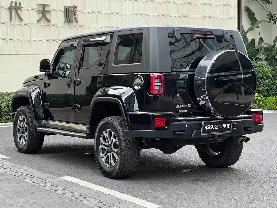 BAIC BJ40 Beijing Off-road BJ40 2023 2.0T Automatic 4WD City Hunter Edition Knight Edition 2024 — миниатюра 2