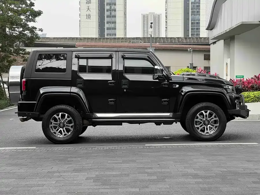 BAIC BJ40 Beijing Off-road BJ40 2023 2.0T Automatic 4WD City Hunter Edition Knight Edition 2024 — миниатюра 3