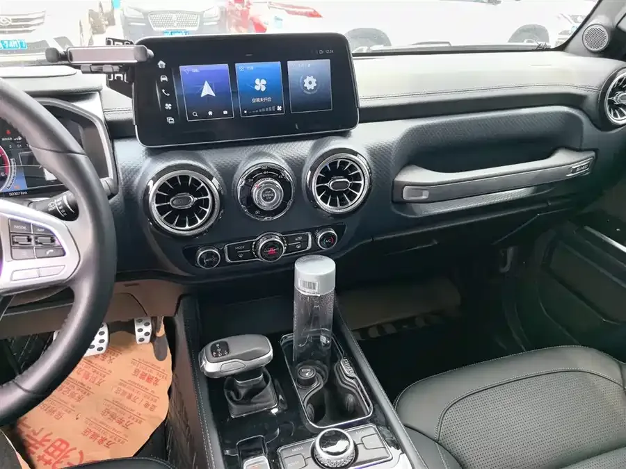 BAIC BJ40 Beijing Off-road BJ40 2023 2.0D Automatic 4WD Blade Hero Edition Knight Edition 2023 — миниатюра 4