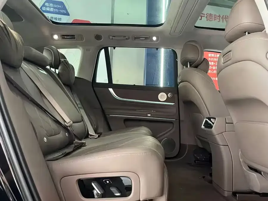 AITO M9 Wenjie M9 2024 Extended Range Ultra Edition 52kWh 5-seater Edition 2024 — миниатюра 4