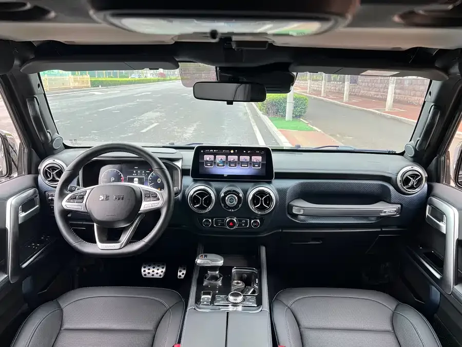 BAIC BJ40 Beijing Off-road BJ40 2020 2.0T Automatic 4WD City Hunter Edition Knight Edition 2022 — миниатюра 2