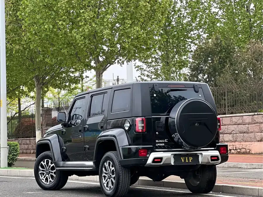 BAIC BJ40 Beijing Off-road BJ40 2020 2.0T Automatic 4WD City Hunter Edition Knight Edition 2022 — миниатюра 3