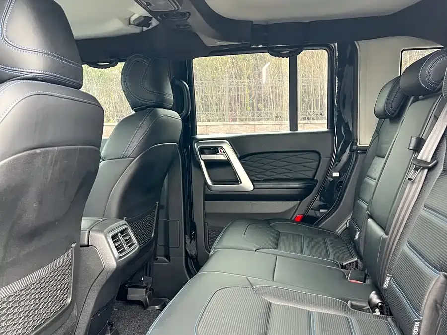 BAIC BJ40 Beijing Off-road BJ40 2020 2.0T Automatic 4WD City Hunter Edition Knight Edition 2022 — миниатюра 5