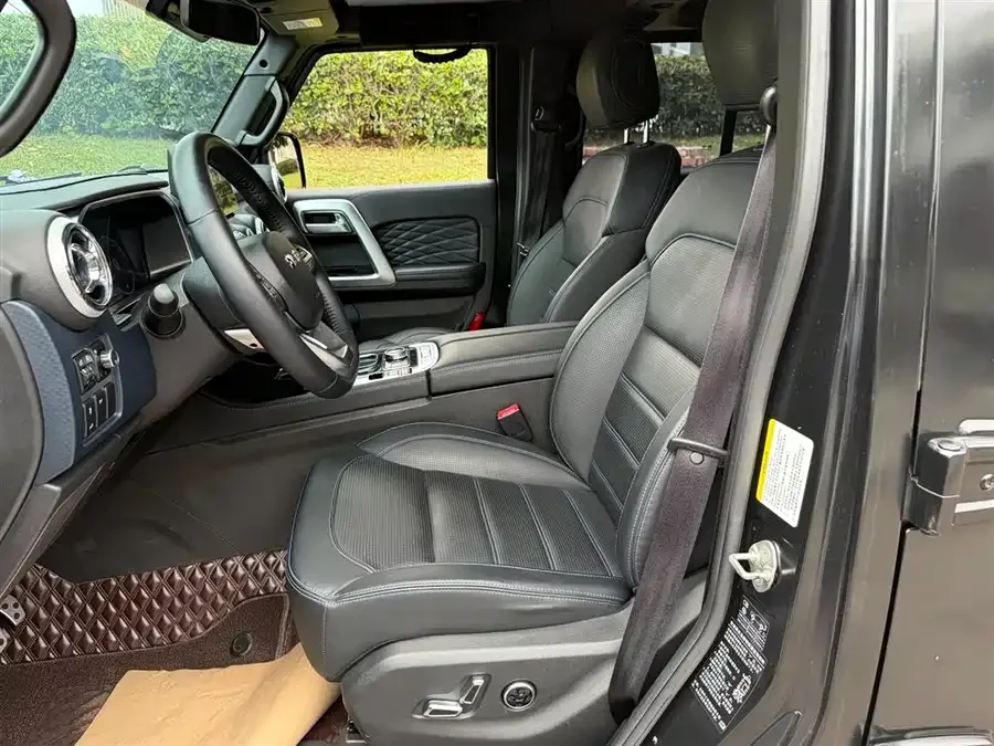 BAIC BJ40 Beijing Off-road BJ40 2023 2.0D Automatic 4WD Blade Hero Edition Knight Edition 2023 — миниатюра 5