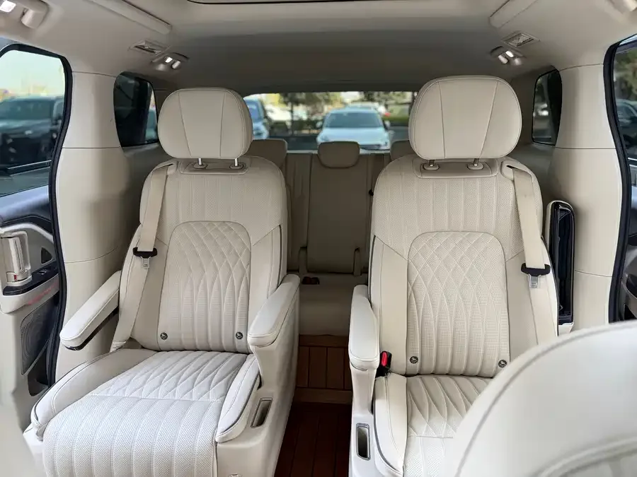 Voyah Lantu Dreamer 2022 Lantu Dreamer 0 Carbon Edition Dream + Smart Package 475km 2022 — миниатюра 5