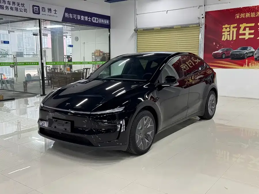 Tesla Model YL 2026