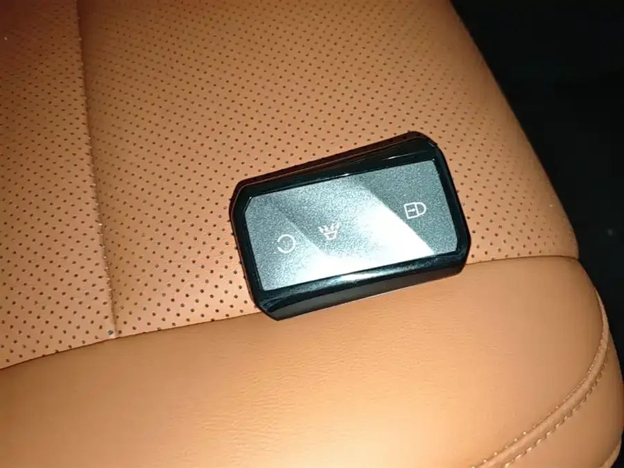 Dongfeng Zhengzhou Nissan Z9 GE PHEV Zhengzhou Nissan Z9 GE PHEV 2025 135KM Four-Wheel Drive Luxury Edition 2025 — миниатюра 3
