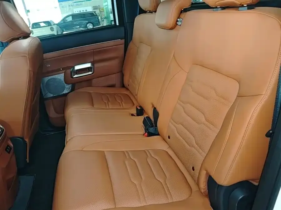 Dongfeng Zhengzhou Nissan Z9 GE PHEV Zhengzhou Nissan Z9 GE PHEV 2025 135KM Four-Wheel Drive Luxury Edition 2025 — миниатюра 5