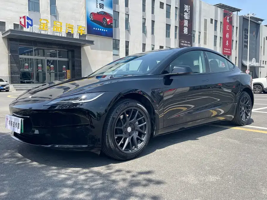 Tesla Model 3 2024