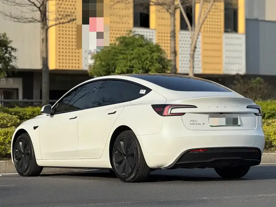 Tesla Model 3 Model 3 2023 rear-wheel drive version 2024 — миниатюра 5