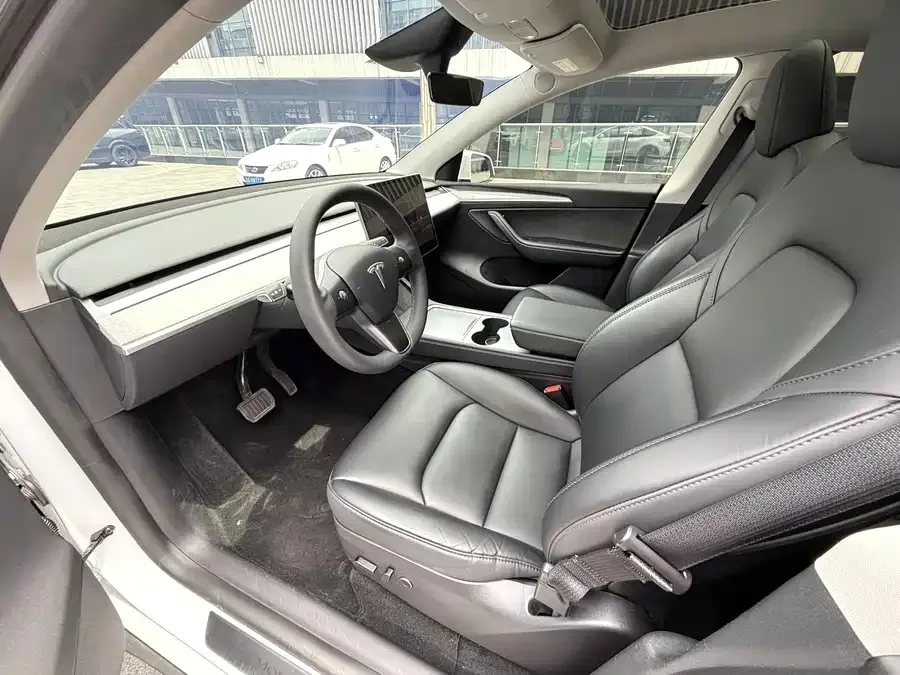 Tesla Model Y Model Y 2024 rear-wheel drive version 2024 — миниатюра 5