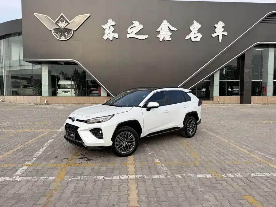 Toyota Wildlander Wildlander 2024 2.0L CVT 2WD Luxury PLUS Edition 2025 — фото 1, купить с доставкой в Москву