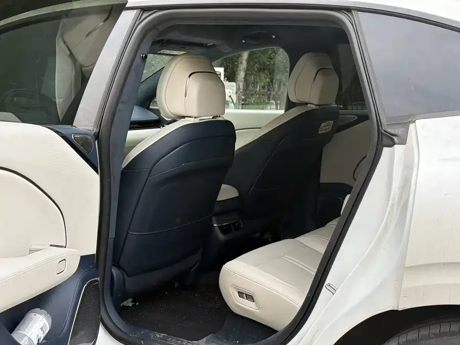 Zeekr 007 Zeekr 007 2025 Long Range Rear-wheel Drive Smart Driving Edition 100kWh 2025 — миниатюра 2