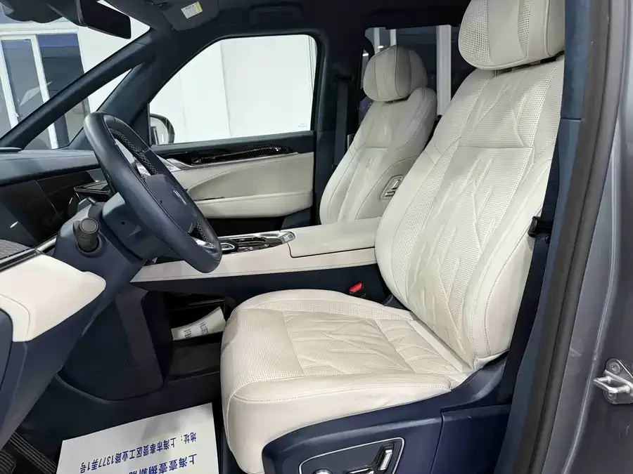 Zeekr 009 Zeekr 009 2024 six-seat executive version four-wheel drive 108kWh 2025 — миниатюра 4