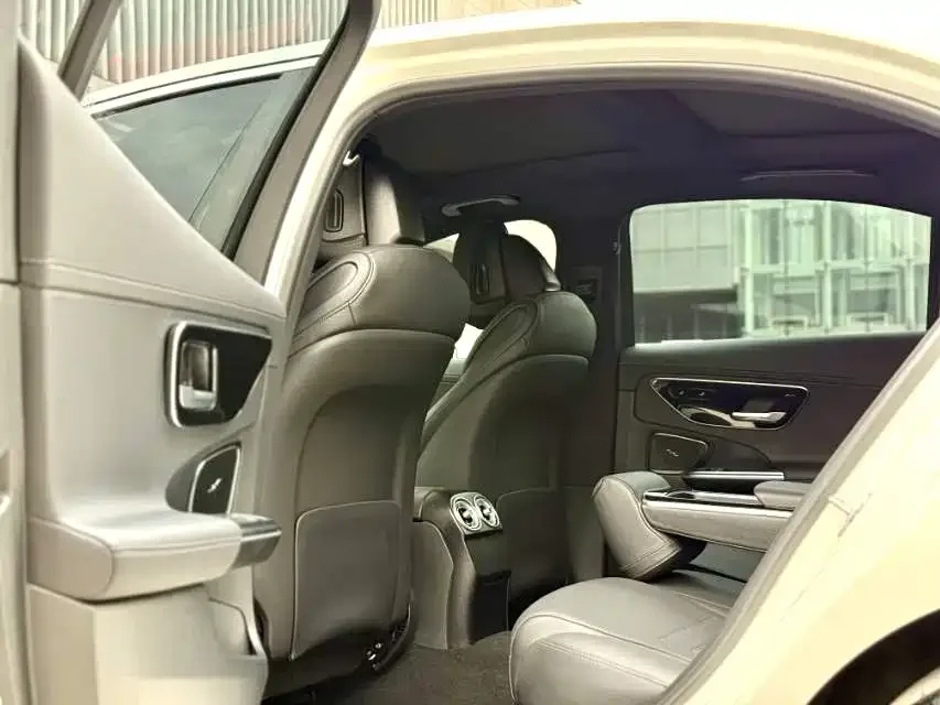 Mercedes-Benz Class C Mercedes-Benz C-Class 2024 C 260 L Sports Edition 2024 — миниатюра 5
