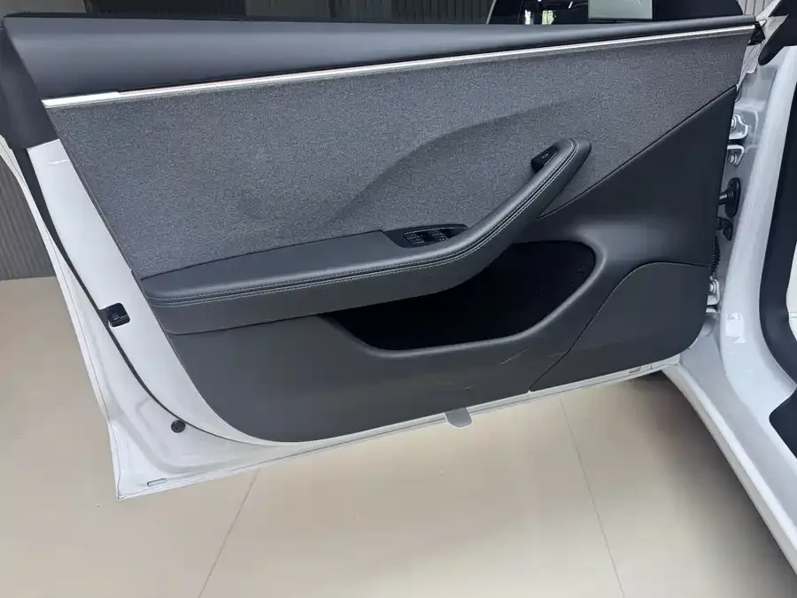 Tesla Model 3 Model 3 2023 rear-wheel drive version 2024 — миниатюра 3