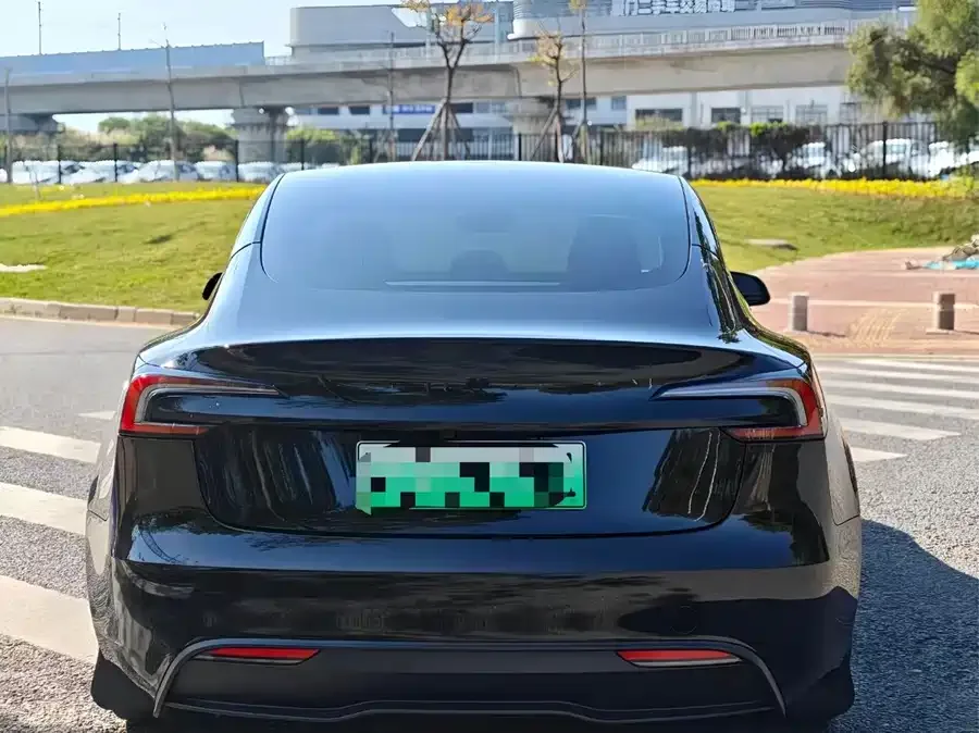 Tesla Model 3 Model 3 2023 rear-wheel drive version 2024 — миниатюра 5