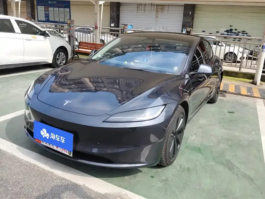 Tesla Model 3 2025