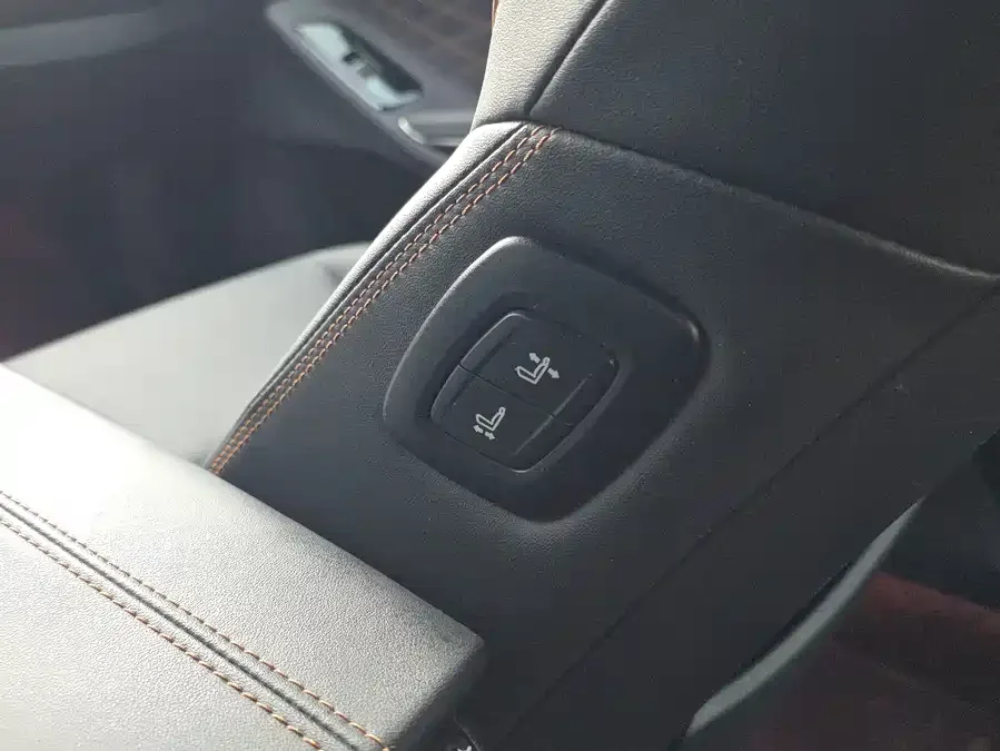 Toyota Avalon 2024 Avalon Hybrid 2.5L XLE Premium Edition 2024 — миниатюра 5