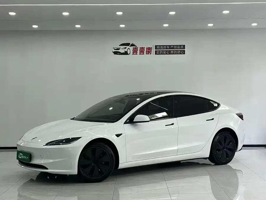 Tesla Model 3 2023