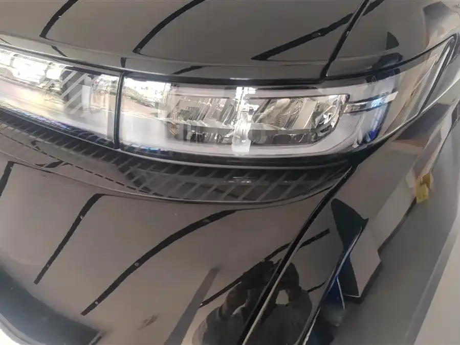 Remote Super VAN 2025 Yuecheng Edition Remote Super VAN (Short Wheelbase, Low Roof) 83kWh 2025 — миниатюра 2