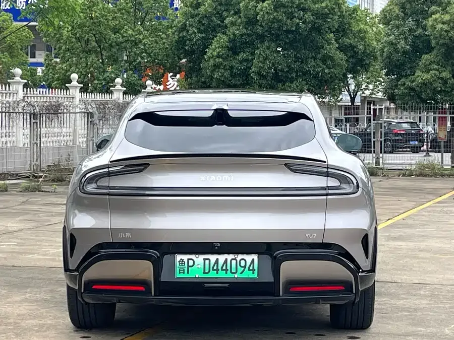 Xiaomi YU7 Xiaomi YU7 2025 Ultra-Long-Range Rear-Wheel Drive Edition 2025 — миниатюра 2
